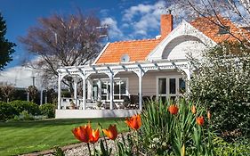 Anglesea House Inn